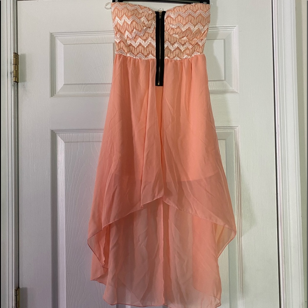 Sleeveless dress